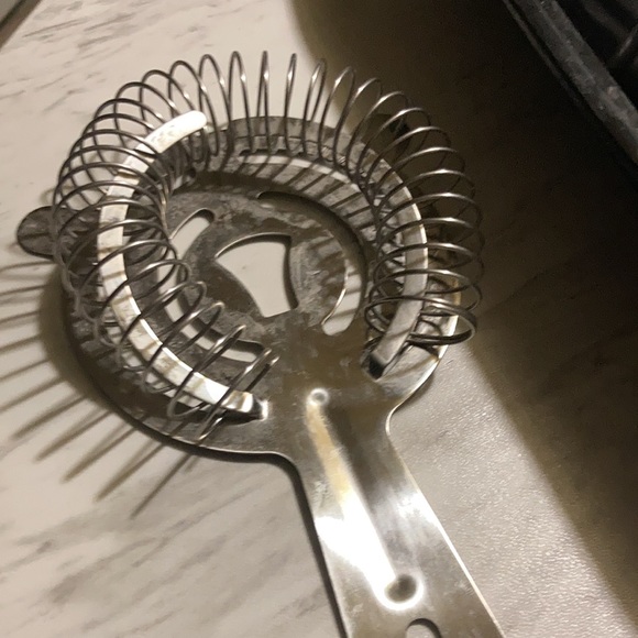 A Couple Jiggers,couple spoons ,shaker & strainer - Picture 2 of 4